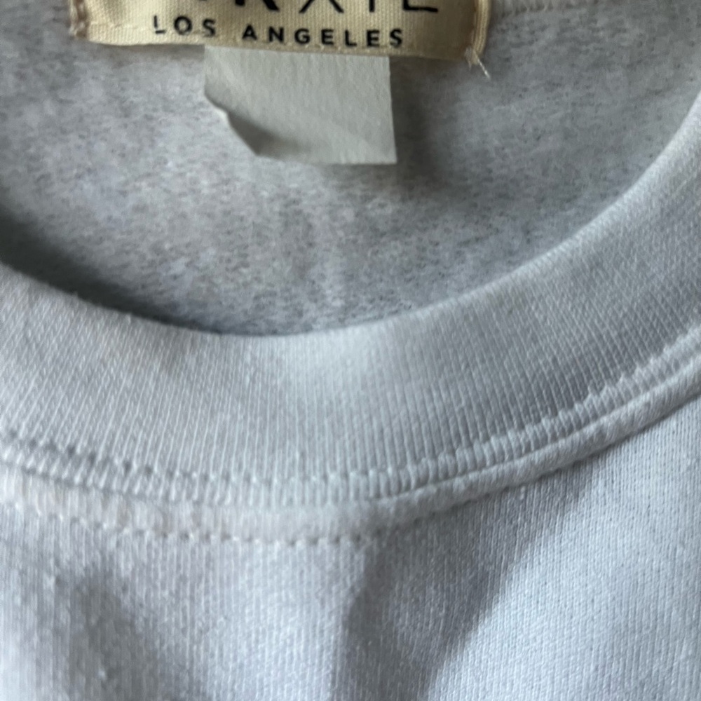 Classic White Crewneck Sweater NWT - Picture 4 of 6